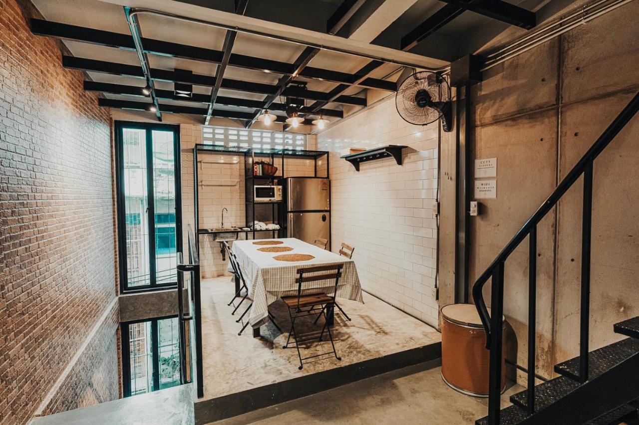 Meemaw'S House Hostel Бангкок Экстерьер фото