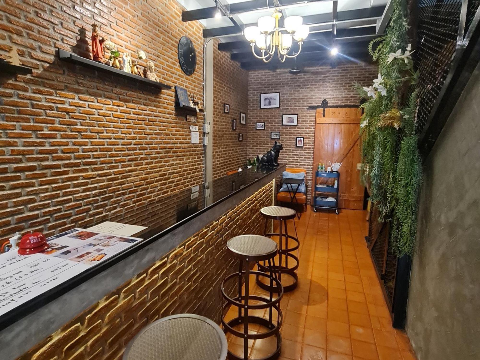 Meemaw'S House Hostel Бангкок Экстерьер фото